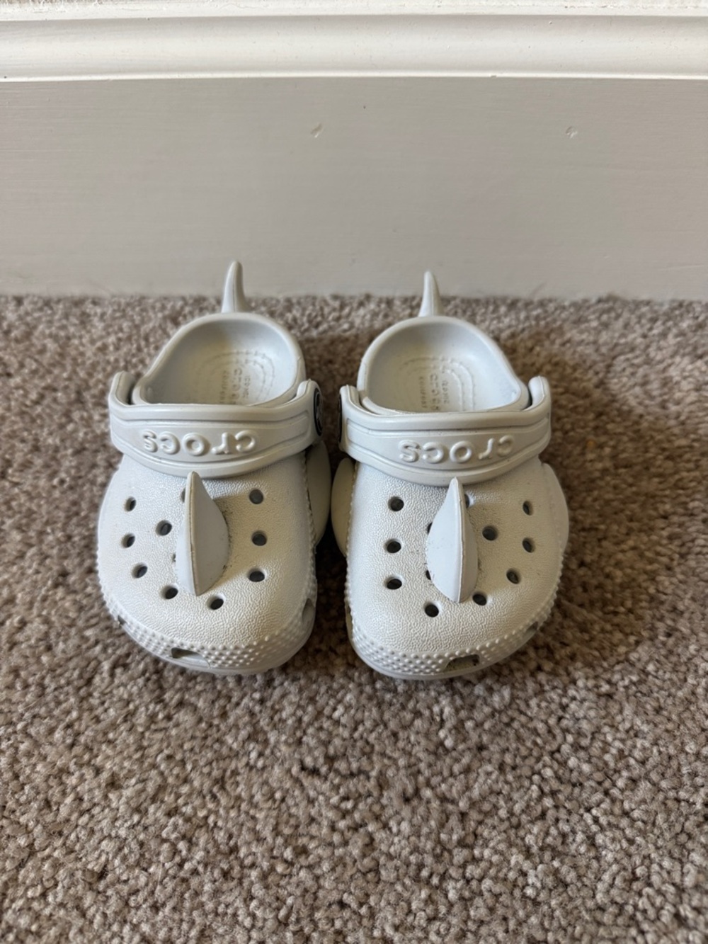 CROCS Gray Shark Classic Clog size 4